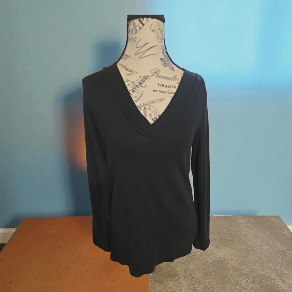GAP Black‎ Long Sleeve V-Neck Top